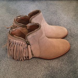 Dolce Vita tan suede booties with fringe